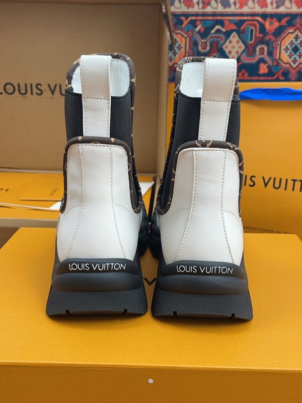 ルイヴィトン靴着用イメージ